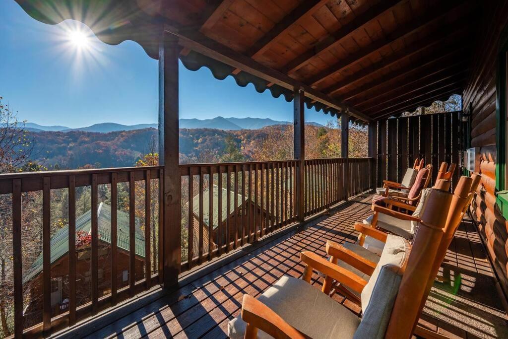 Spacious Smokies Cabin - Hot Tub With Mountain Views Gatlinburg Buitenkant foto