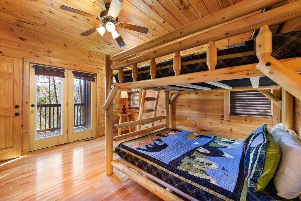 Spacious Smokies Cabin - Hot Tub With Mountain Views Gatlinburg Buitenkant foto