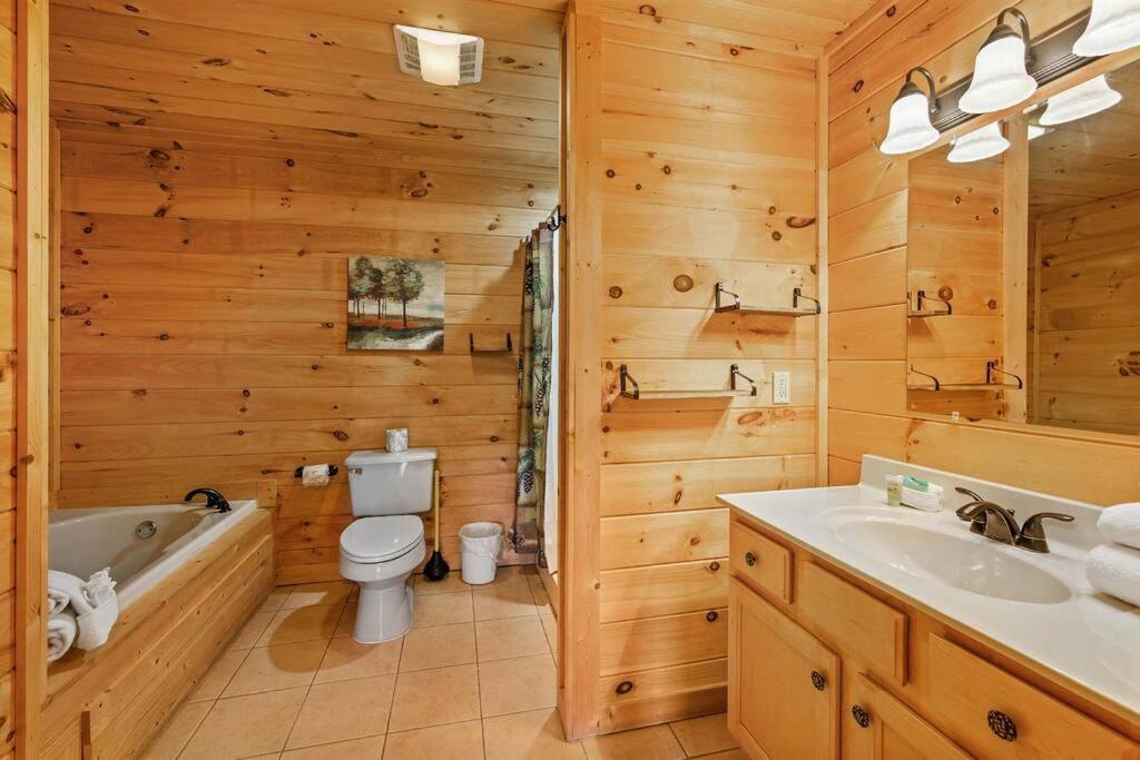 Spacious Smokies Cabin - Hot Tub With Mountain Views Gatlinburg Buitenkant foto