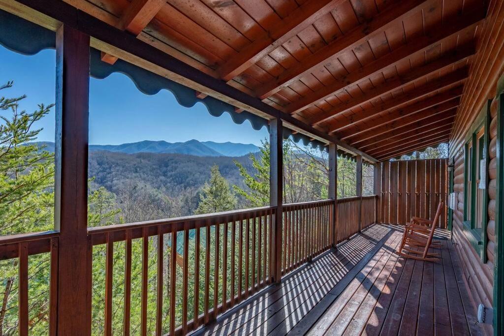 Spacious Smokies Cabin - Hot Tub With Mountain Views Gatlinburg Buitenkant foto