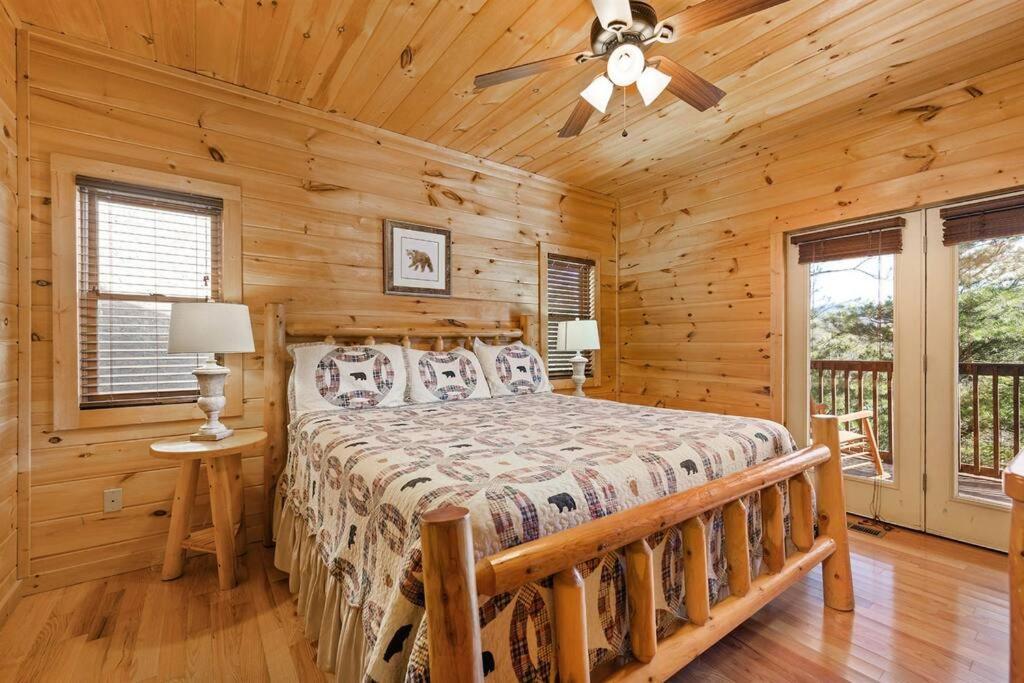 Spacious Smokies Cabin - Hot Tub With Mountain Views Gatlinburg Buitenkant foto