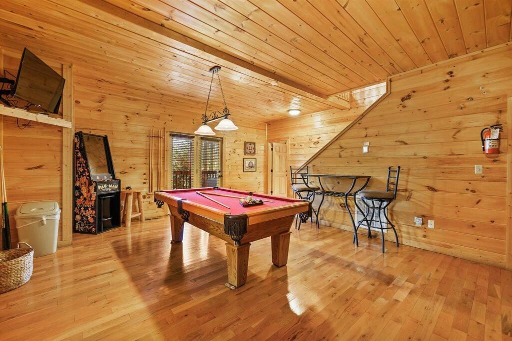 Spacious Smokies Cabin - Hot Tub With Mountain Views Gatlinburg Buitenkant foto
