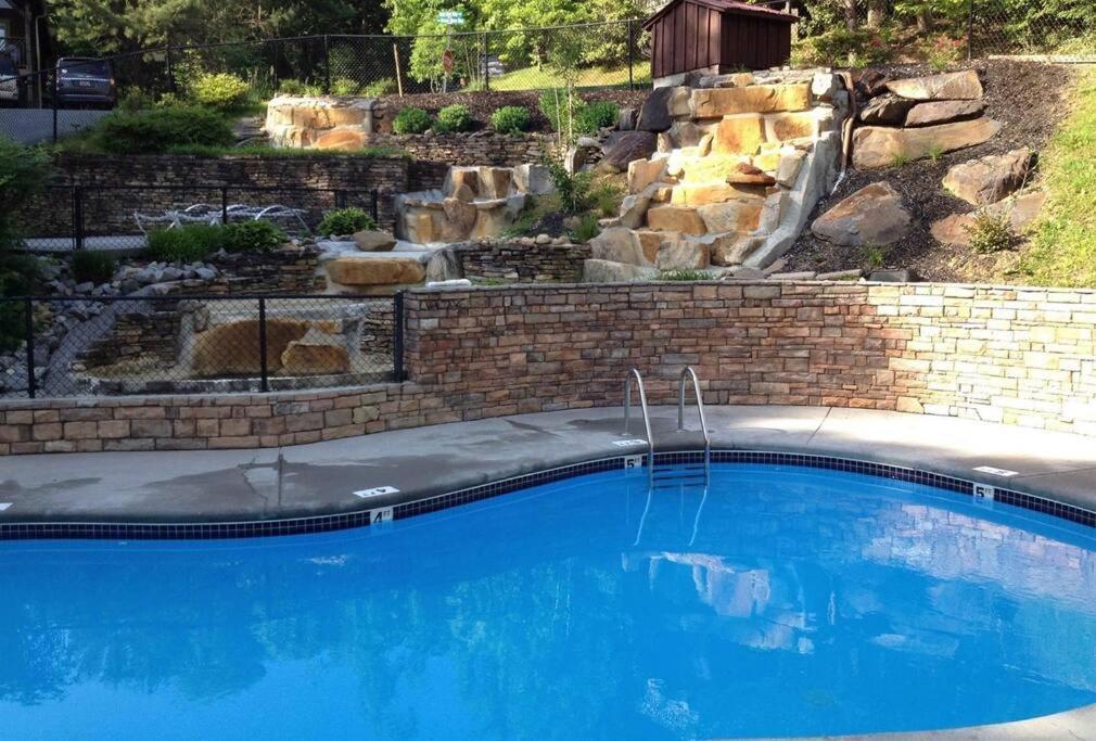 Spacious Smokies Cabin - Hot Tub With Mountain Views Gatlinburg Buitenkant foto