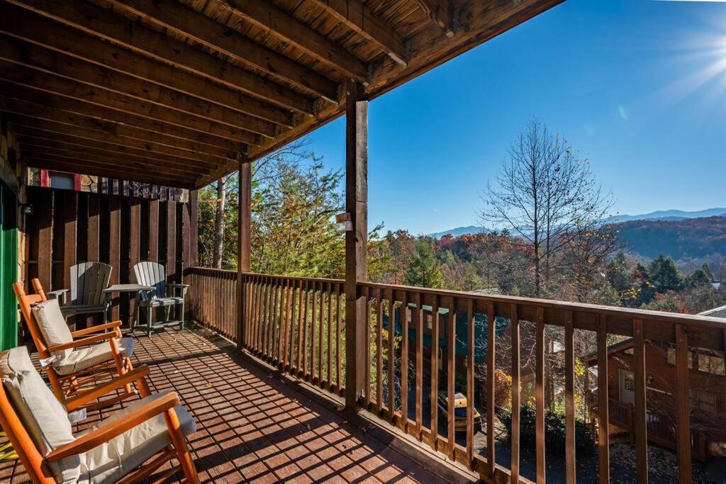Spacious Smokies Cabin - Hot Tub With Mountain Views Gatlinburg Buitenkant foto