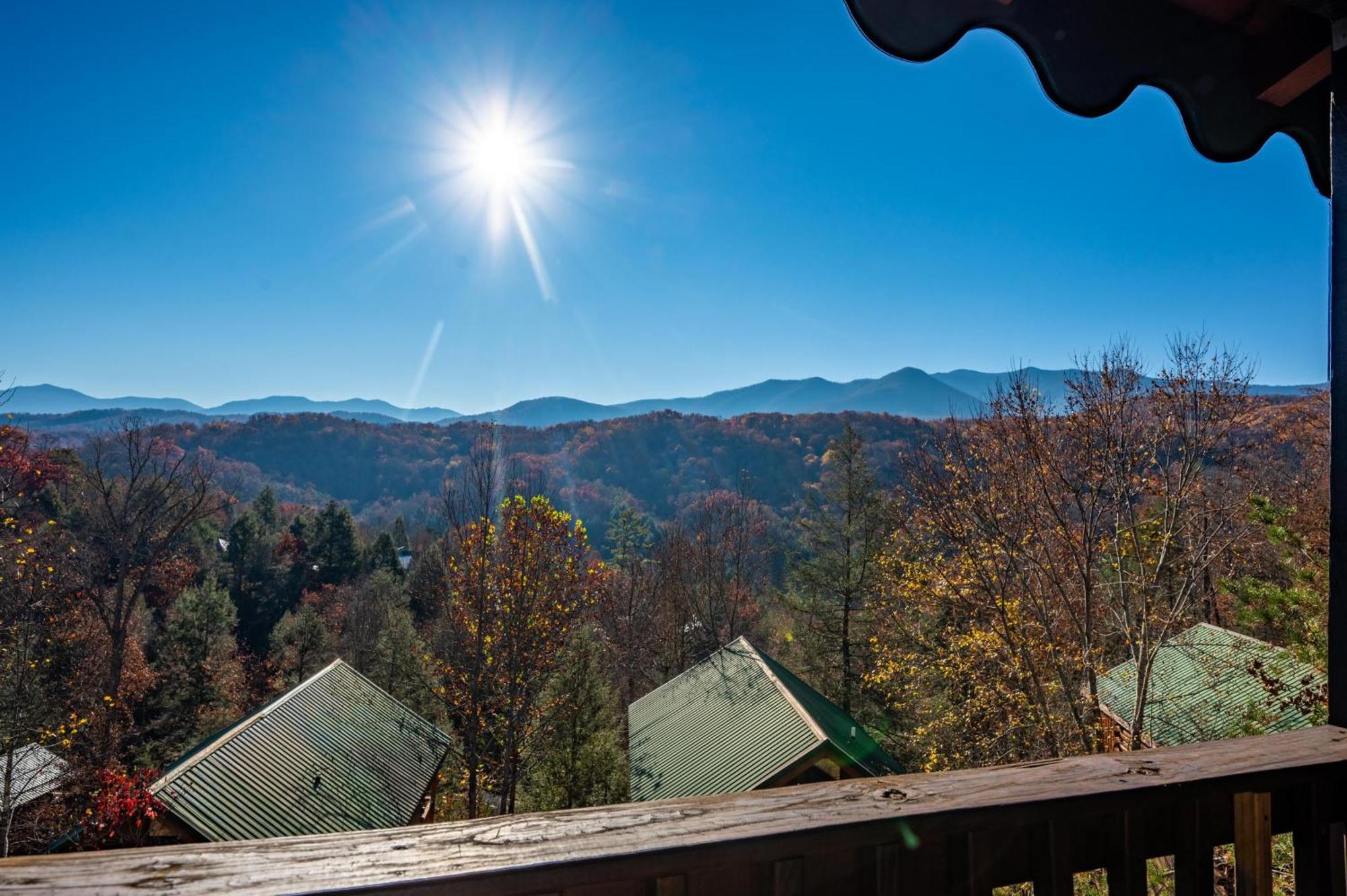 Spacious Smokies Cabin - Hot Tub With Mountain Views Gatlinburg Buitenkant foto